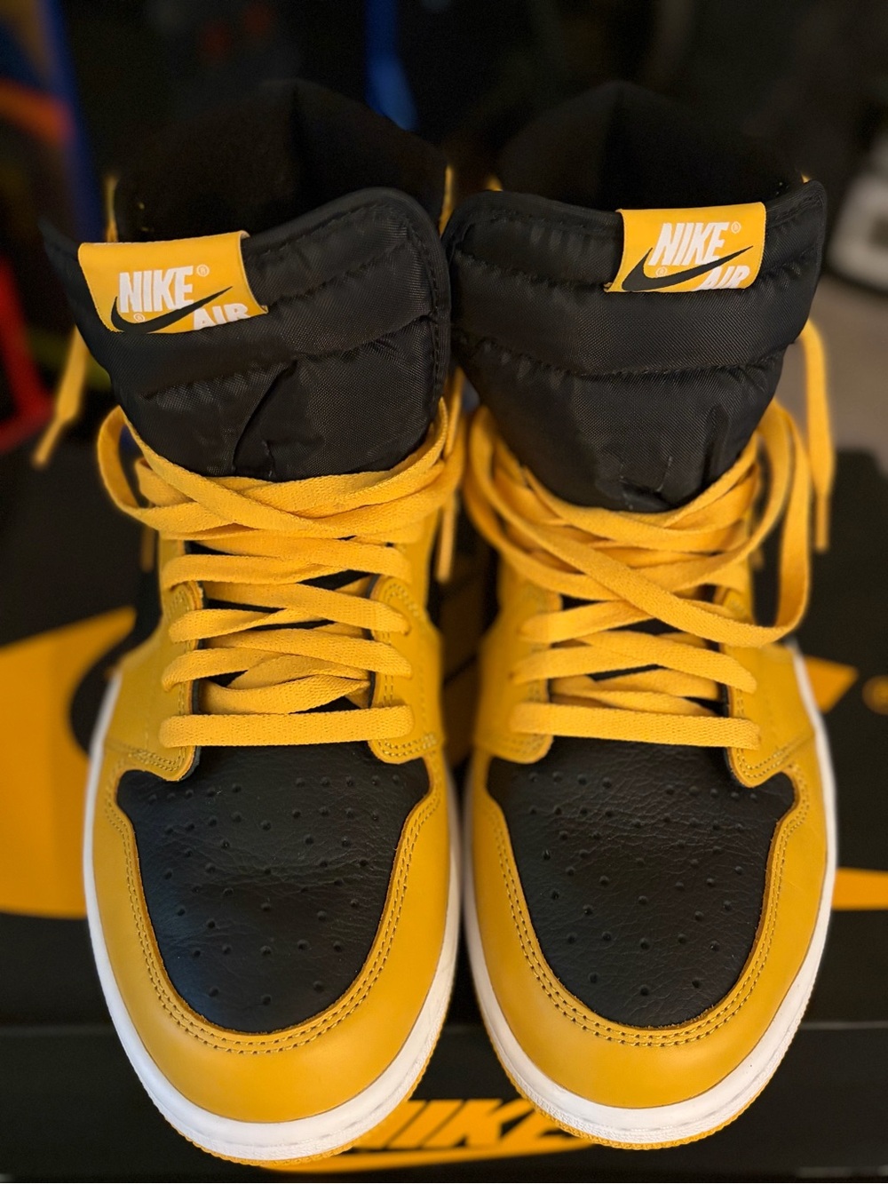 *Preloved* Men's Jordan 1 Sneakers